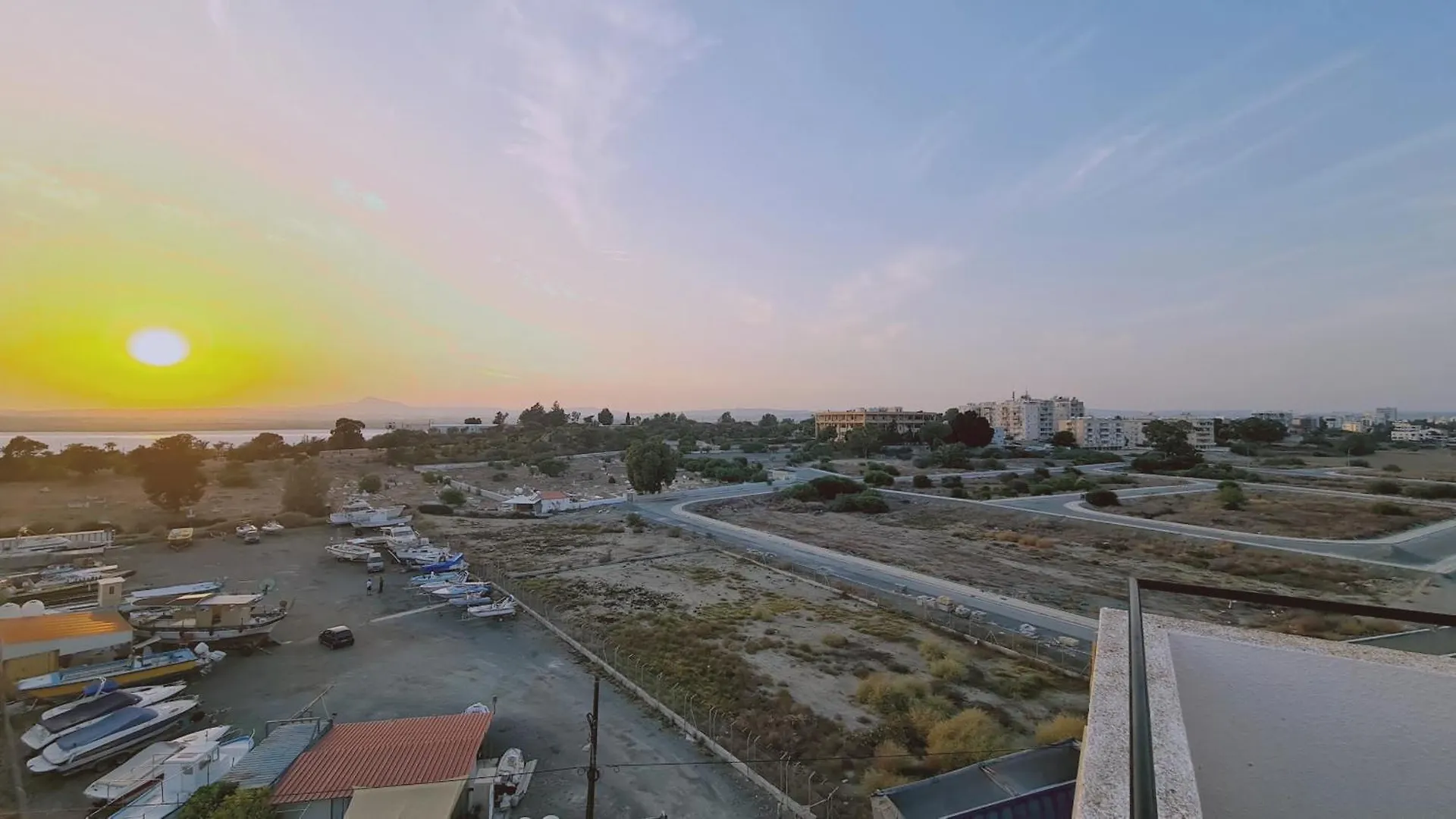 Lägenhet Stay Sea And Salt Lake View Apt Larnaca