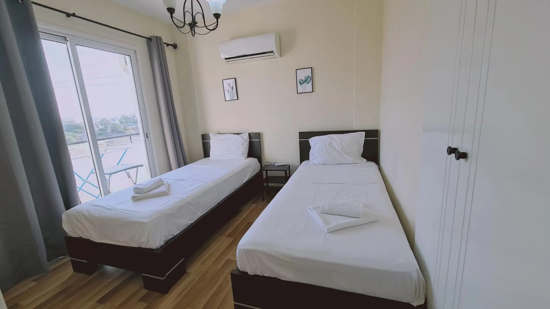 Lägenhet Stay Sea And Salt Lake View Apt Larnaca