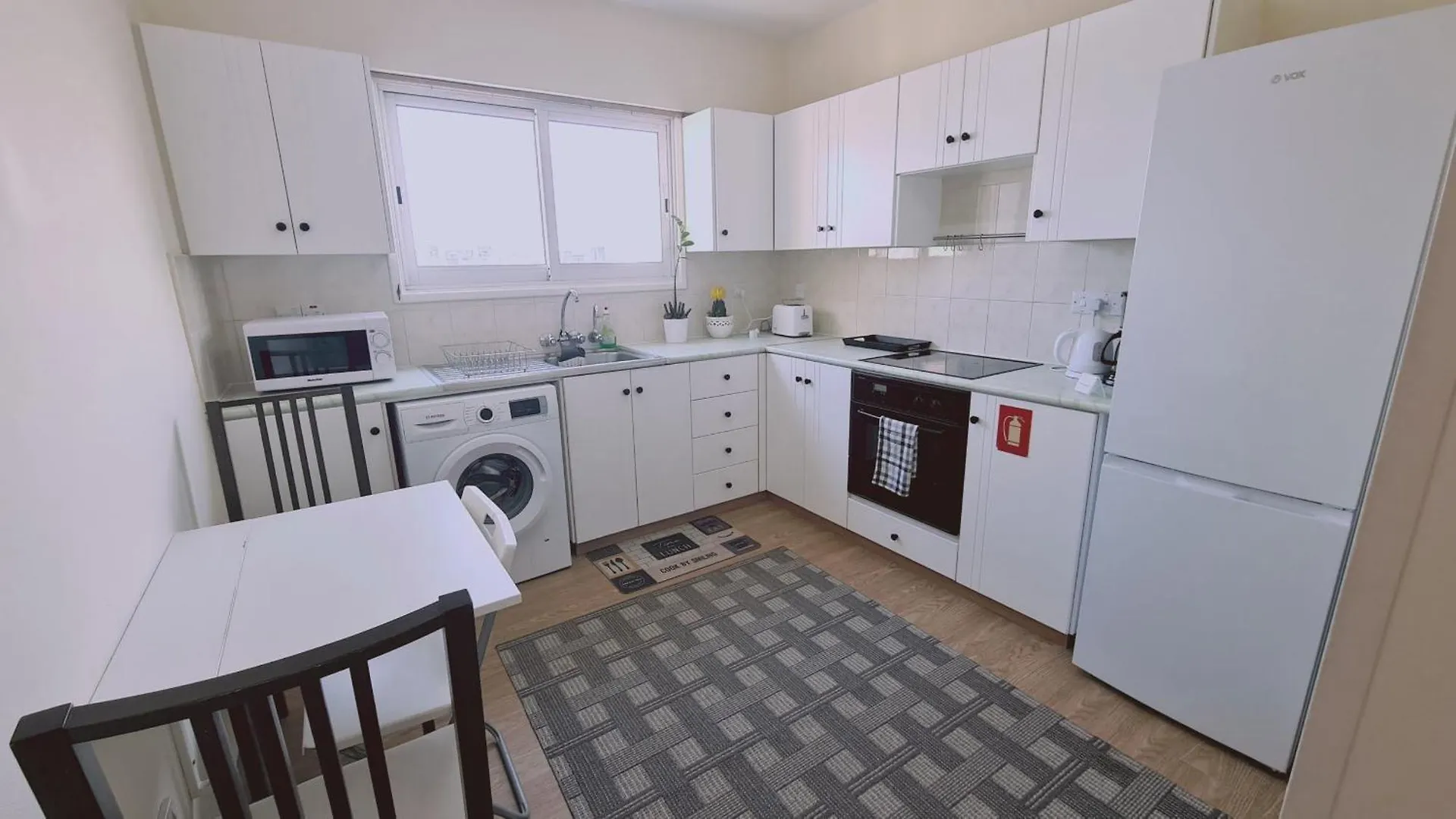 Stay Sea And Salt Lake View Apt Larnaca