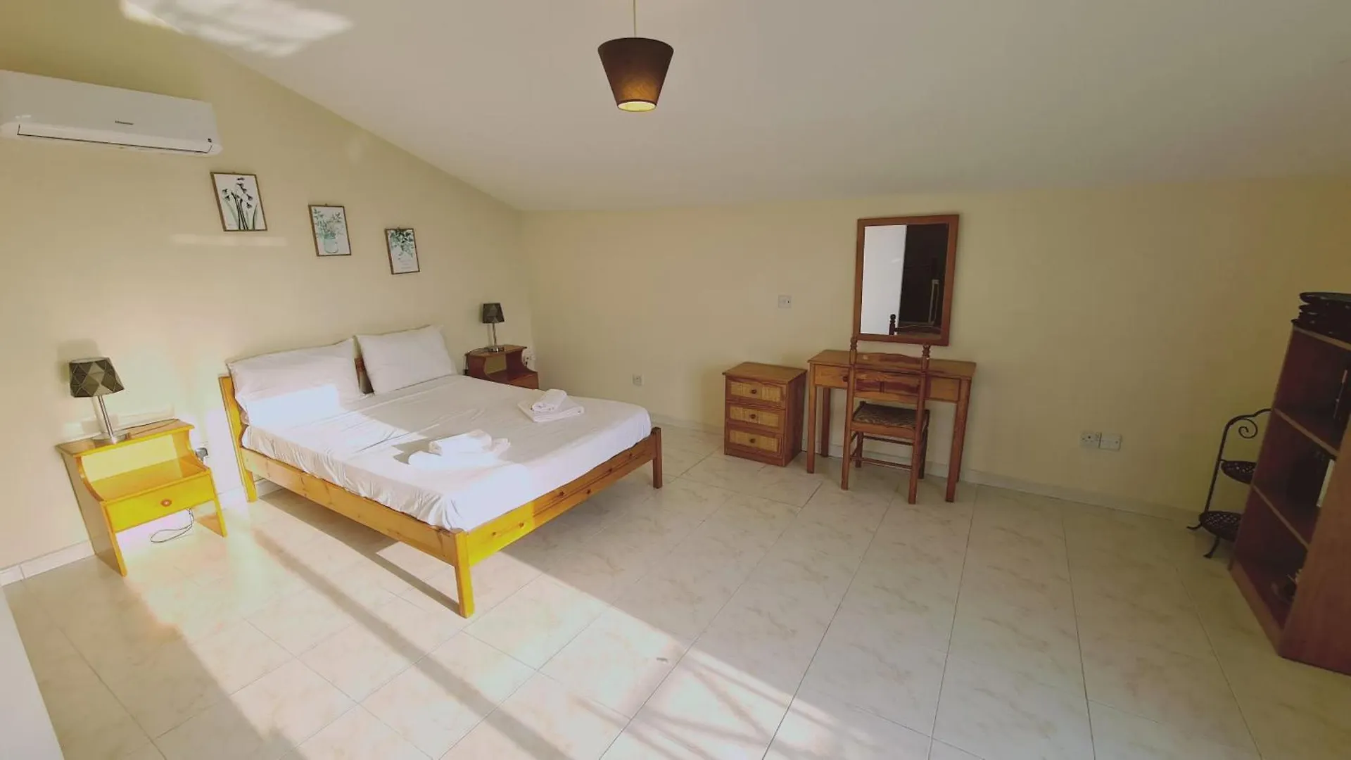 Apartment Stay Sea And Salt Lake View Apt Larnaca Cyprus