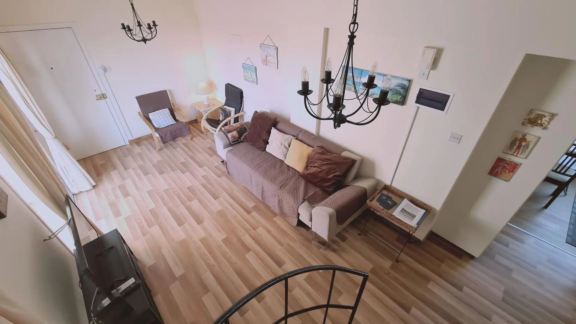 Stay Sea And Salt Lake View Apt Larnaca
