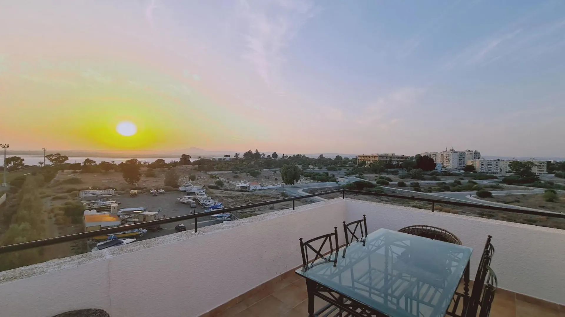 Stay Sea And Salt Lake View Apt Larnaca Apartment